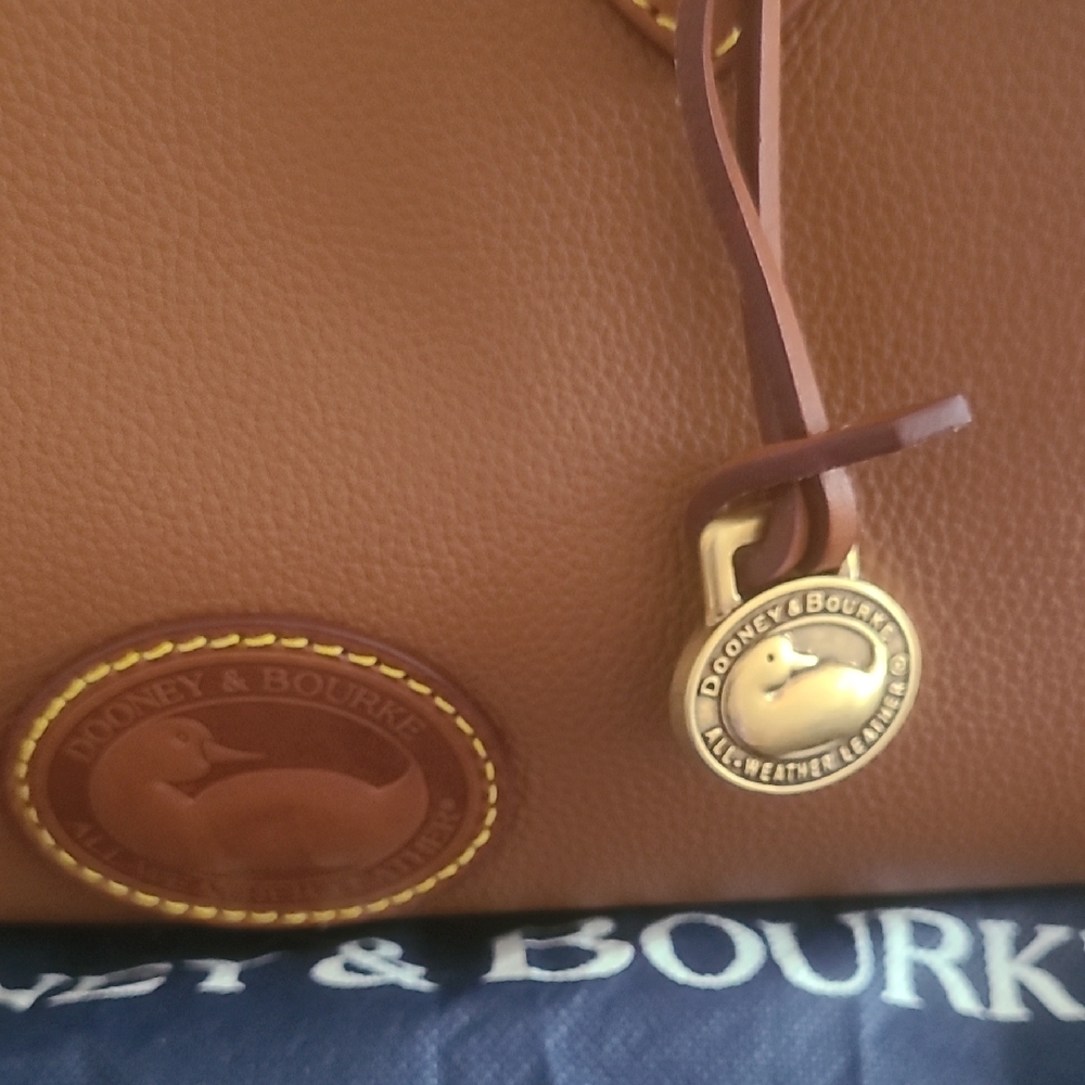 Dooney & Bourke Leather Barrel Satchel Handbag in Brown 10Wx7H With Dust Cover - Picture 2 of 9